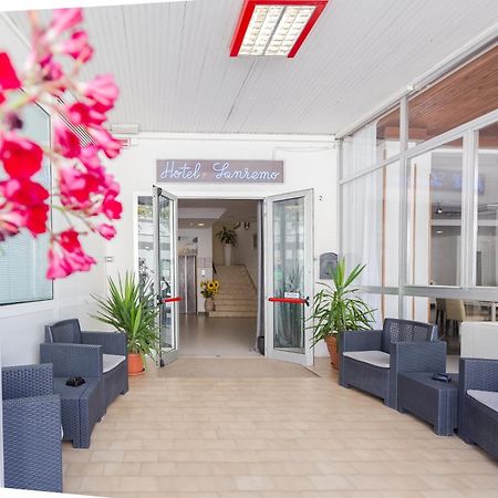Hotel Sanremo Ρίμινι Εξωτερικό φωτογραφία