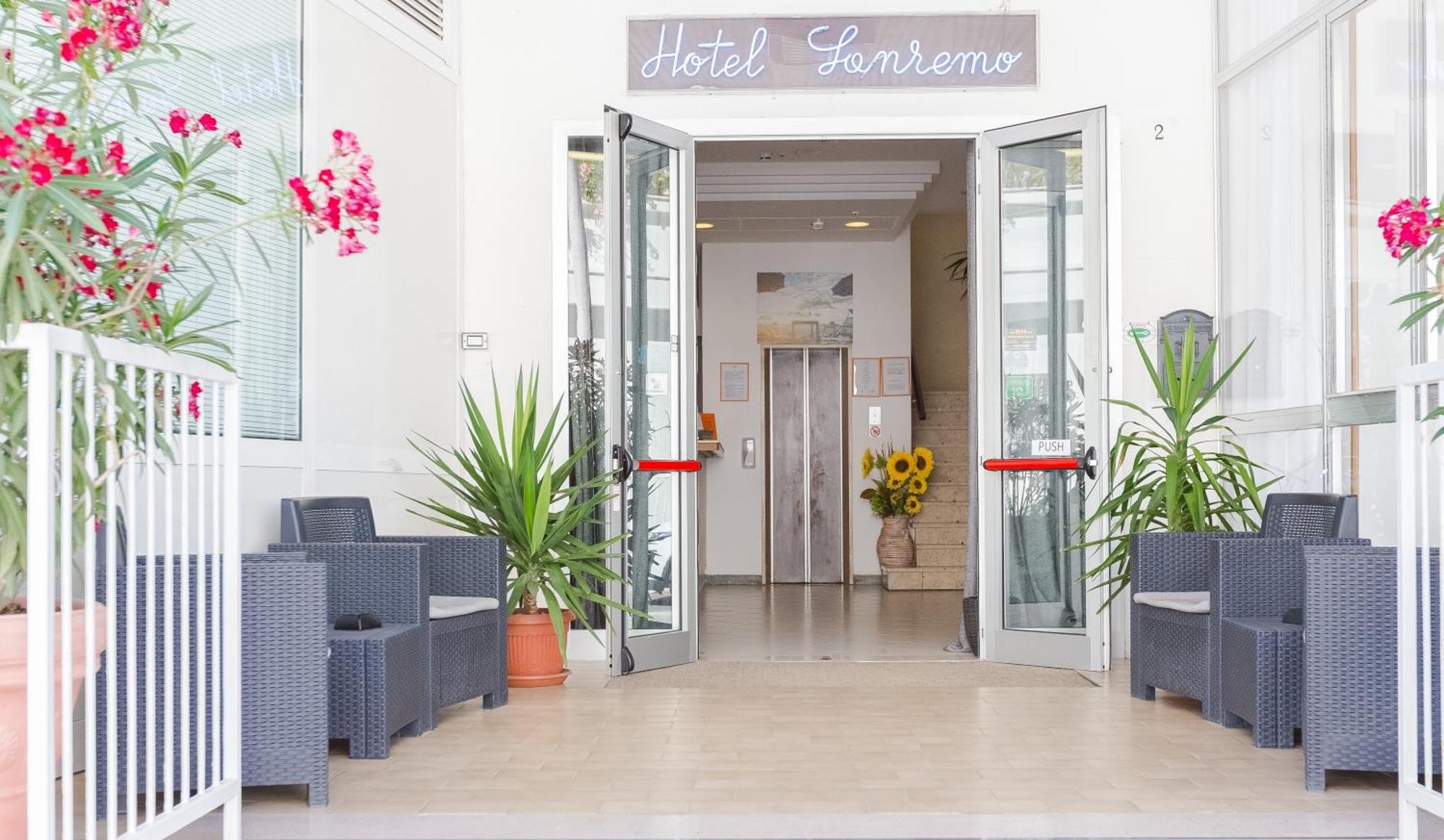 Hotel Sanremo Ρίμινι Εξωτερικό φωτογραφία
